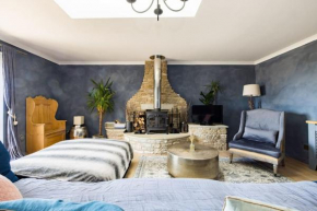 Chic Family Barn, edge of Frome + country views